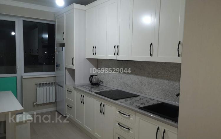 2-комнатная квартира · 60 м² · 11/13 этаж, Кабдолова 14 за 350 000 ₸ в Алматы, Ауэзовский р-н — фото 2