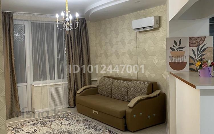 2-комнатная квартира · 73 м² · 4/9 этаж, мкр Сары Арка, Тайманова 58 за 300 000 ₸ в Атырау — фото 2