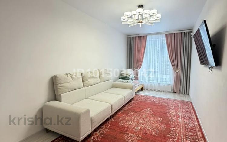 2-комнатная квартира · 70 м² · 12/12 этаж, Нажимеденова 28/1 за 330 000 ₸ в Астане, Сарайшык р-н — фото 2