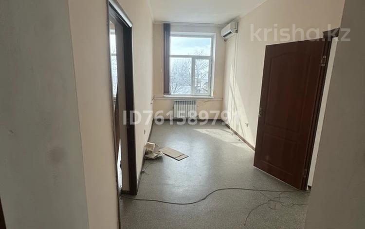 10 бөлме · 400 м² · 2 қабат, Менделеева 17, бағасы: 2 000 ₸ в Шымкенте, Аль-Фарабийский р-н — фото 2