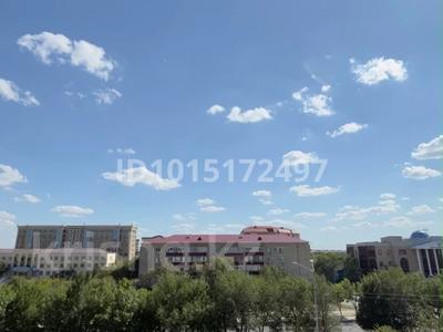 4-бөлмелі пәтер · 140 м² · 3/9 қабат, сатпаева 33 — остановка Академия, бағасы: 59.5 млн ₸ в Атырау, мкр Авангард-4