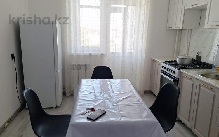 1-комнатная квартира · 42 м², мкр Акжайык за 120 000 ₸ в Шымкенте, Абайский р-н — фото 2