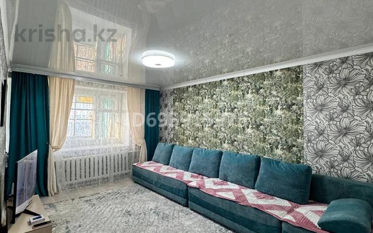 3-бөлмелі пәтер · 64 м² · 3/3 қабат, Цветочная 5в 5, бағасы: 10 млн ₸ в Семее — фото 2