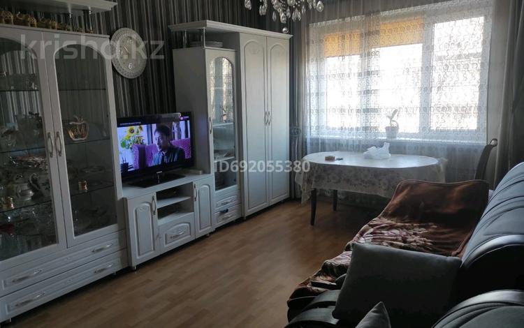 2-комнатная квартира · 60 м² · 5/5 этаж, мкр Аксай-3 10 за 38 млн ₸ в Алматы, Ауэзовский р-н — фото 2