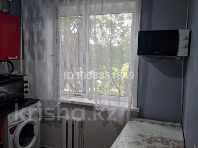 3-комнатная квартира · 57.4 м² · 3/5 этаж, Майкудук, 12й микрорайон 22 — Возле рынка Горняк за 10.5 млн ₸ в Караганде, Алихана Бокейханова р-н