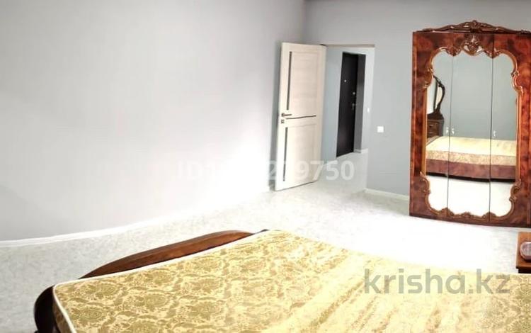 1-комнатная квартира · 45 м² · 2/2 этаж, Есенова 191 за 215 000 ₸ в Алматы, Жетысуский р-н — фото 2