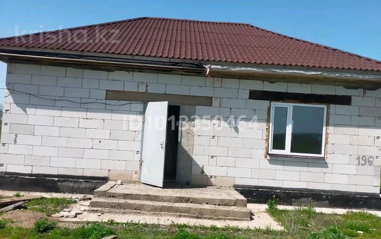 Отдельный дом · 3 комнаты · 100 м², Поселок Петропавловка за 6.5 млн ₸ в Актобе — фото 2