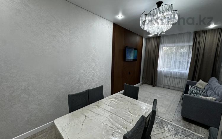 3-бөлмелі пәтер · 70 м² · 1/9 қабат, Юго-Восток ш/а., Муканова, бағасы: 39.5 млн ₸ в Караганде, Казыбек би р-н — фото 2