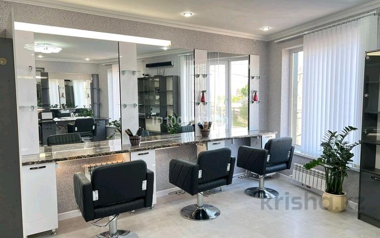 Салоны красоты · 50 м² за 300 000 〒 в Абае — фото 14