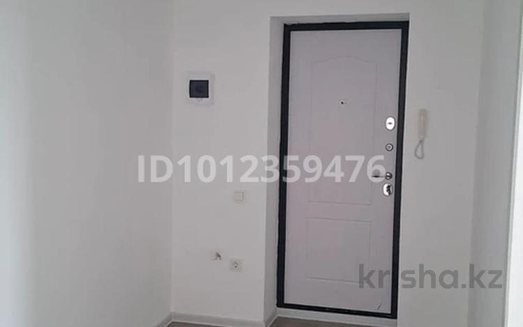 2-бөлмелі пәтер · 60 м² · 5/5 қабат, Мкр. Алтын орда 40Г, бағасы: 27 млн ₸ в Актобе, мкр Авиатор — фото 2