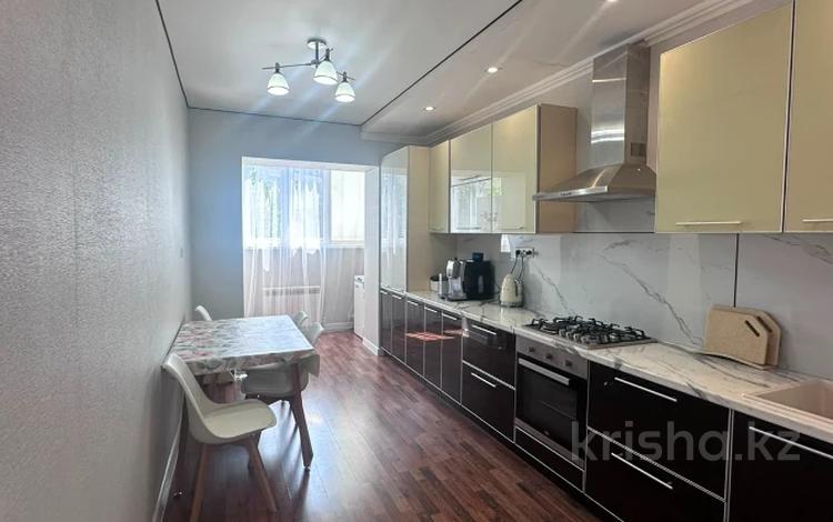 3-комнатная квартира · 86.5 м² · 4/5 этаж, Санкибай Батыра за 32 млн ₸ в Актобе — фото 2