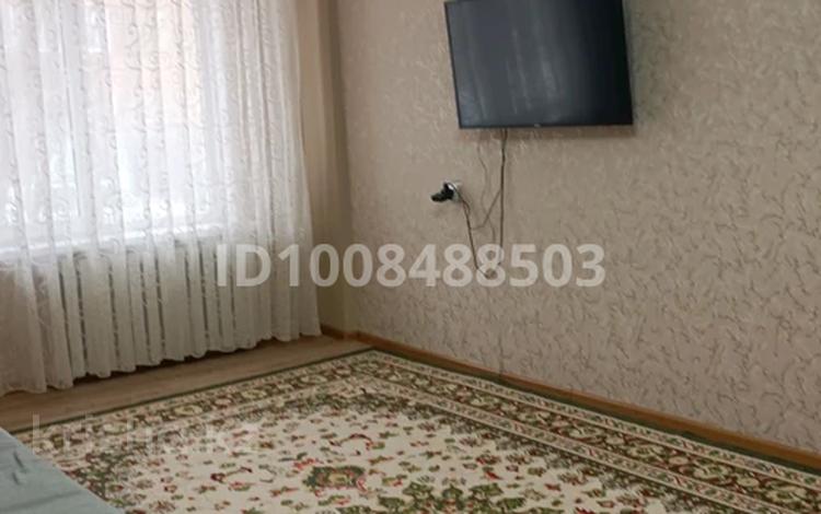 3-комнатная квартира · 59.7 м² · 1/5 этаж, мкр Центральный — В центре города за гостиницей Ак жайык за 25 млн ₸ в Атырау — фото 2