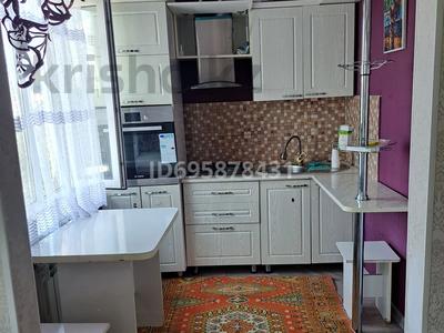 3-комнатная квартира · 55.1 м², Микрорайон Самал 31 — Тоймарт, колледж білім, магазин Дидар за 17 млн 〒 в Талдыкоргане, мкр Самал