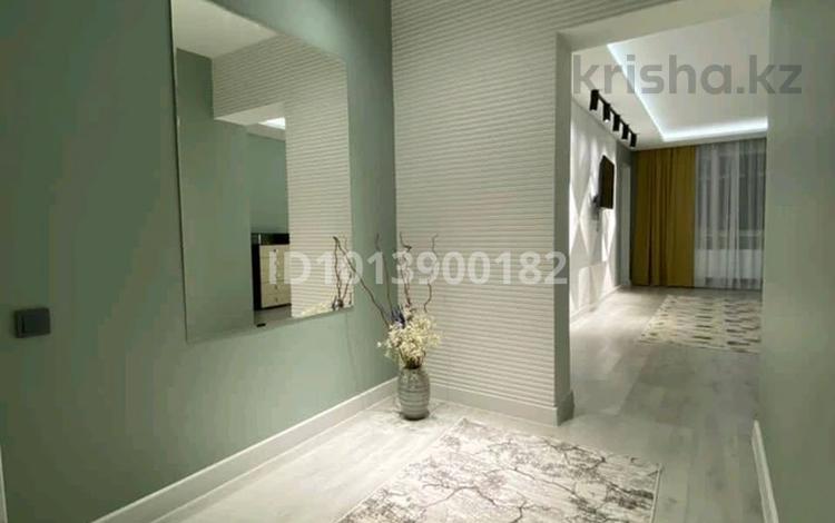 2-бөлмелі пәтер · 80 м² · 14/19 қабат, Брусиловского 167, бағасы: 400 000 ₸ в Алматы, Алмалинский р-н — фото 2