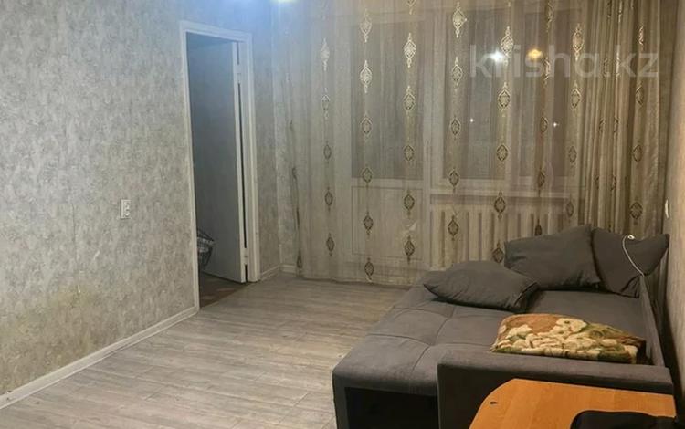 2-комнатная квартира · 43 м² · 2/5 этаж, мкр Аксай-2 за 29 млн ₸ в Алматы, Ауэзовский р-н — фото 2