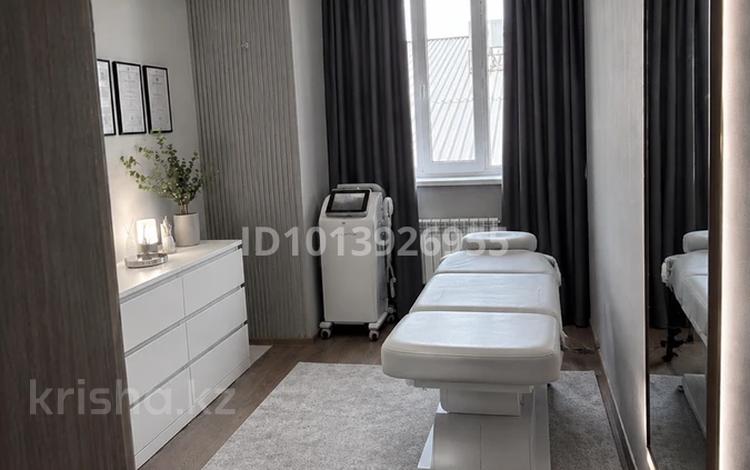 Свободное назначение, офисы, салоны красоты, кабинеты и рабочие места · 30 м² за 170 000 ₸ в Алматы, Алмалинский р-н — фото 2