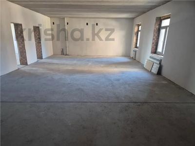 3-бөлмелі пәтер · 111.1 м² · 3/5 қабат, Юго-Восток ш/а., Республики, бағасы: 48 млн ₸ в Караганде, Казыбек би р-н