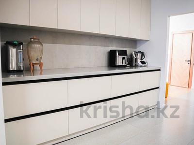 4-комнатная квартира · 171 м² · 2/4 этаж, мкр Мирас — Садыкова за 252 млн 〒 в Алматы, Бостандыкский р-н
