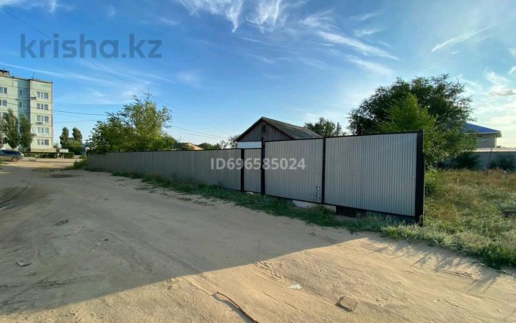 Отдельный дом · 4 комнаты · 77.6 м² · 10 сот., мкр 41-й разъезд, Актогай 201А — За АЮИ за 18.5 млн 〒 в Актобе — фото 2