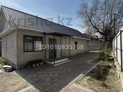 Отдельный дом · 2 комнаты · 70 м² · 3 сот., мкр Кемел (Первомайское), Кудабайулы 162 за ~ 35 млн ₸ в Алматы, Жетысуский р-н