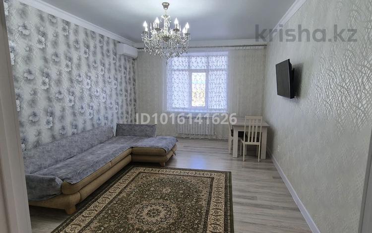 1-комнатная квартира · 54 м² · 5/10 этаж, мкр. Алтын орда, Санкибай батыра 40 — Квартира находится возле гипер Дины за 250 000 ₸ в Актобе — фото 2