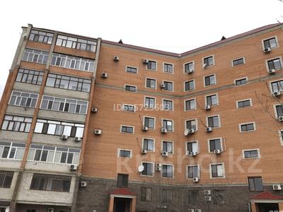 2-бөлмелі пәтер · 74 м² · 5/7 қабат, Сатпаева 66 — Сатпаева 66,35, бағасы: 40.8 млн ₸ в Атырау, мкр Авангард-4