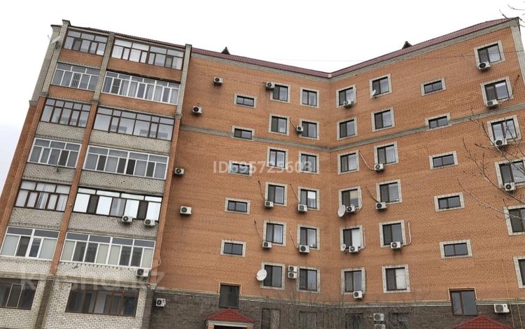 2-комнатная квартира · 74 м² · 5/7 этаж, Сатпаева 66 — Сатпаева 66,35 за 42.5 млн 〒 в Атырау, мкр Авангард-4 — фото 20