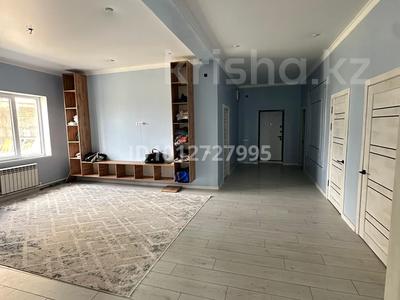 Отдельный дом · 4 комнаты · 189 м² · 10 сот., Аблайхана 11 за 50 млн ₸ в Сатпаев