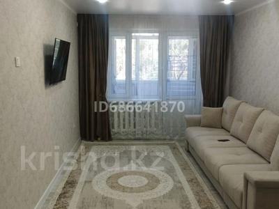 3-комнатная квартира, 63 м², 2/5 этаж, Казахстанская 108 — Школа Абая за 22.5 млн 〒 в Талдыкоргане