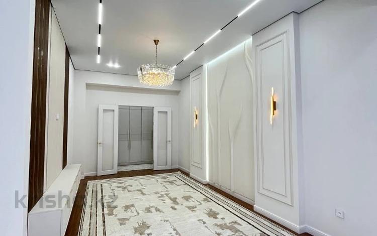 2-комнатная квартира · 80 м² · 8/8 этаж, 16-й мкр 14 за 29.7 млн ₸ в Актау — фото 2