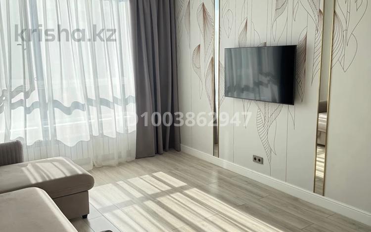 1-комнатная квартира · 43 м² · 6/12 этаж, Санжара Асфендиярова 4 за 250 000 ₸ в Астане, Нура р-н — фото 2