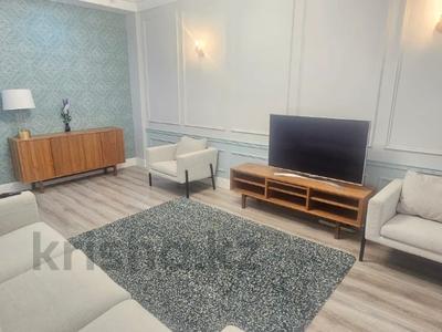 3-бөлмелі пәтер · 102.3 м² · 3/8 қабат, Валиханова 13, блок А, бағасы: 450 000 ₸ в Атырау
