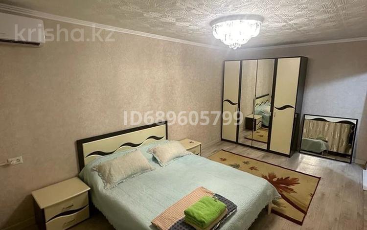1-комнатная квартира, 36 м², 4/5 этаж посуточно, Абая 8 за 10 000 〒 в Сатпаев — фото 2