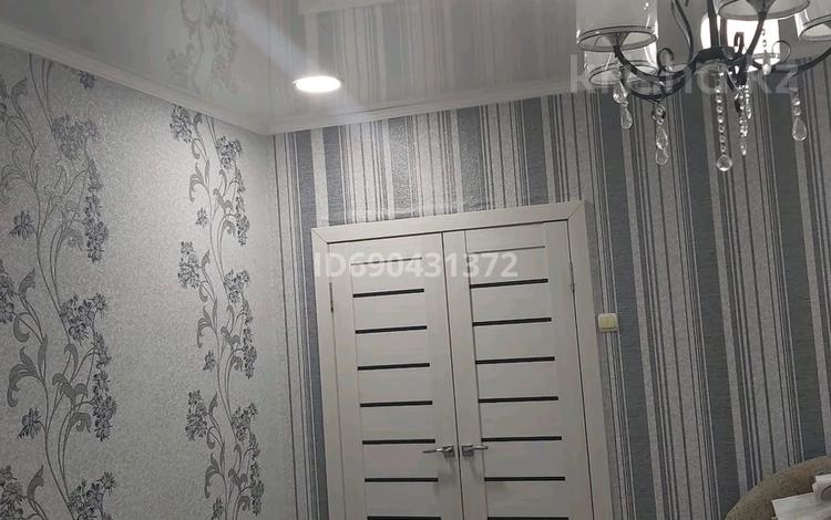 3-комнатная квартира, 69 м², 5/5 этаж, Абая за 25 млн 〒 в Жезказгане — фото 2