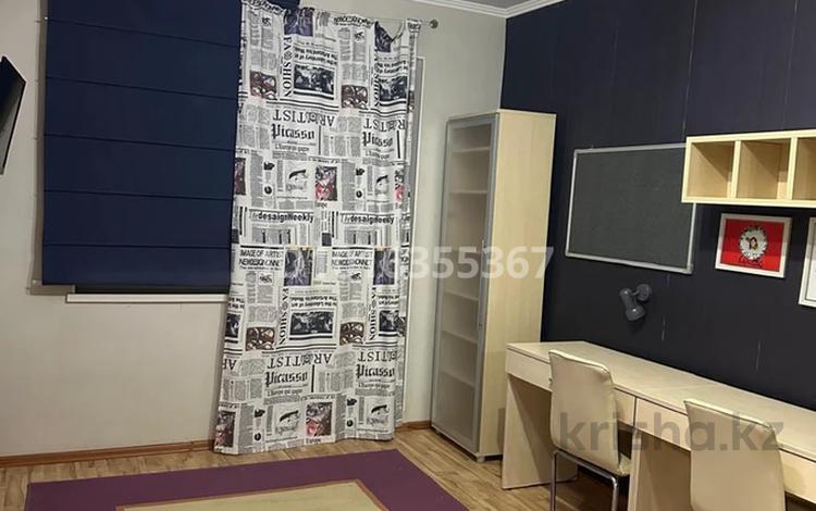 3-комнатная квартира · 74 м² · 2/5 этаж, 15-й мкр 39 за 200 000 ₸ в Актау — фото 2