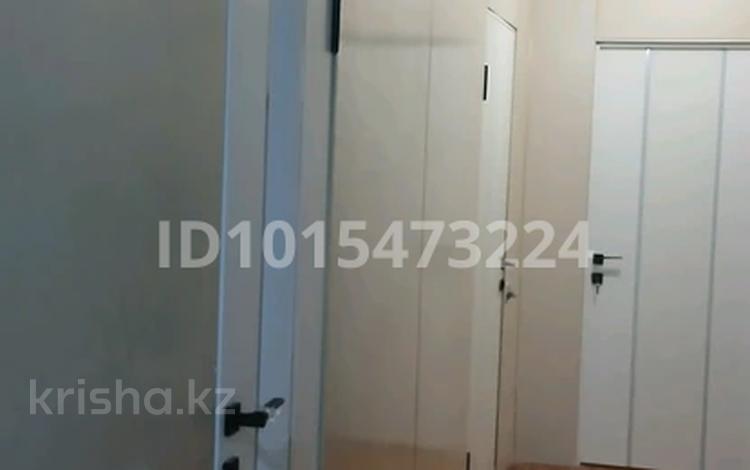4 бөлме · 90 м² · 10/12 қабат, Ақсай-1 ш/а. 4 — Толе би Саина, бағасы: 90 000 ₸ в Алматы, Ауэзовский р-н — фото 2