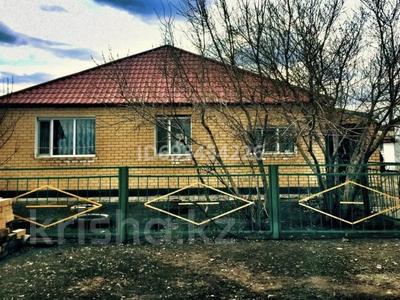 Отдельный дом • 4 комнаты • 140 м² • 10 сот., Село Рамадан — Бейбитшилик 5 за 10 млн 〒 в Акколе