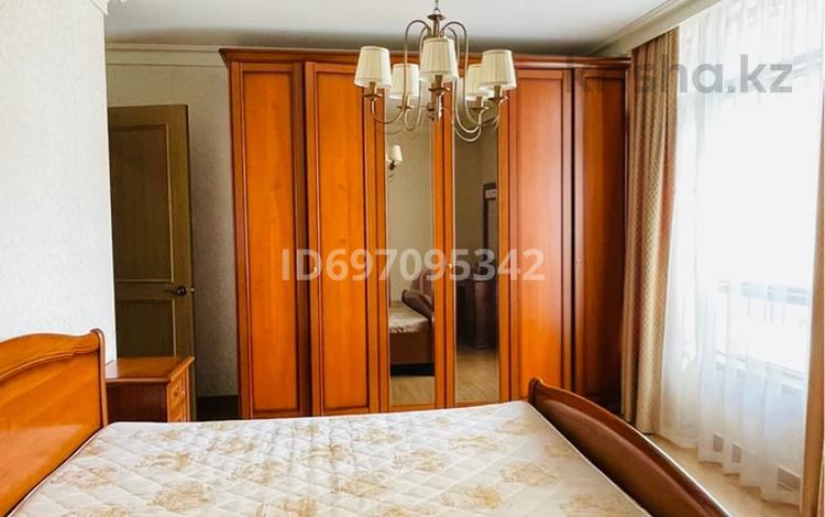 3-бөлмелі пәтер · 100 м² · 1/21 қабат, Аскарова 10, бағасы: 700 000 ₸ в Алматы, Ауэзовский р-н — фото 2
