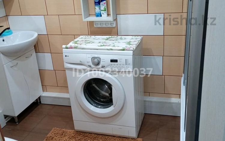 3-комнатная квартира · 60 м² · 3/5 этаж, Ауэзова 102 — Угол Сейфулина за 20 000 ₸ в Щучинске — фото 2