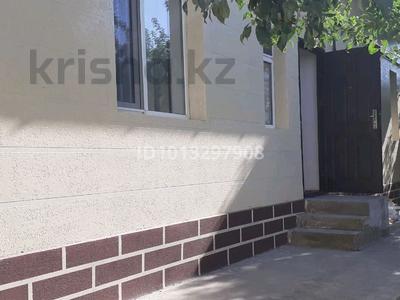 2-бөлмелі пәтер · 50 м² · 1 қабат, Самал-3 ш/а. 77 — 6 поликлиника қасында, бағасы: 50 000 ₸ в Шымкенте, Абайский р-н