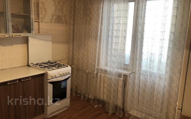 2-комнатная квартира, 49 м², 2/5 этаж помесячно, Валиханова 13