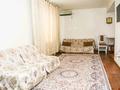 3-комнатная квартира, 72 м², 1/3 этаж посуточно, Аскарова 3 за 15 000 〒 в Шымкенте — фото 2