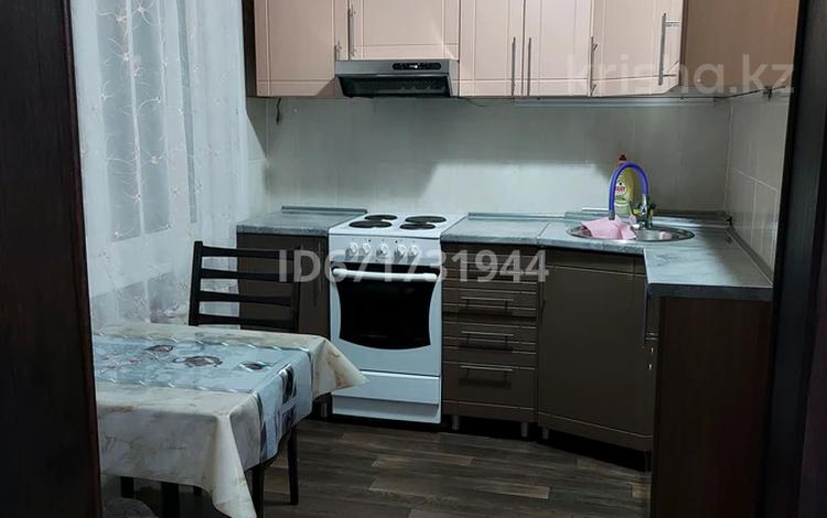 2-бөлмелі пәтер, 52 м², 2/5 қабат тәулігіне, Машхур жусупа 65, бағасы: 11 000 〒 в Экибастузе — фото 2