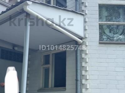 Жеке үй · 4 бөлме · 120 м² · 10 жүзд., мкр Шубар 1 — Центр, бағасы: 5 млн ₸ в Астане, Есильский р-н