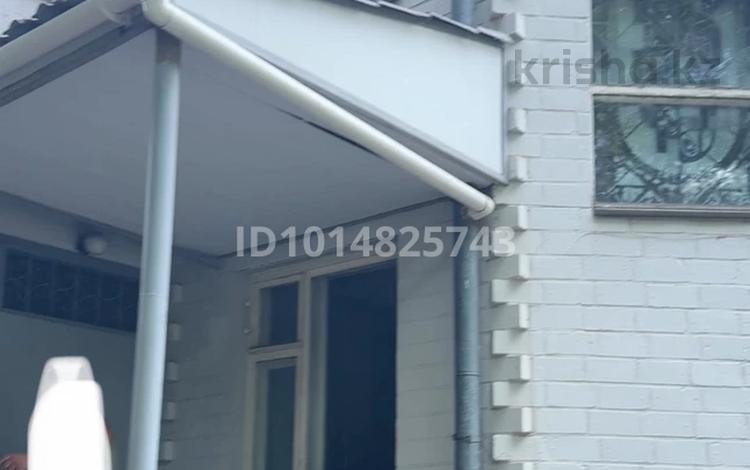 Отдельный дом · 4 комнаты · 120 м² · 10 сот., мкр Шубар 1 — Центр за 4 млн ₸ в Астане, Есильский р-н — фото 3