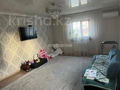 Жеке үй · 2 бөлме · 76 м² · 6 жүзд., Восточный левый 80/3 — 5 дачи за мечетью, бағасы: 12 млн ₸ в Семее