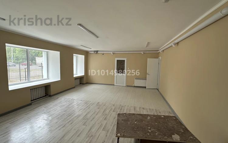 Свободное назначение, офисы · 50 м² за 300 000 ₸ в Уральске — фото 2