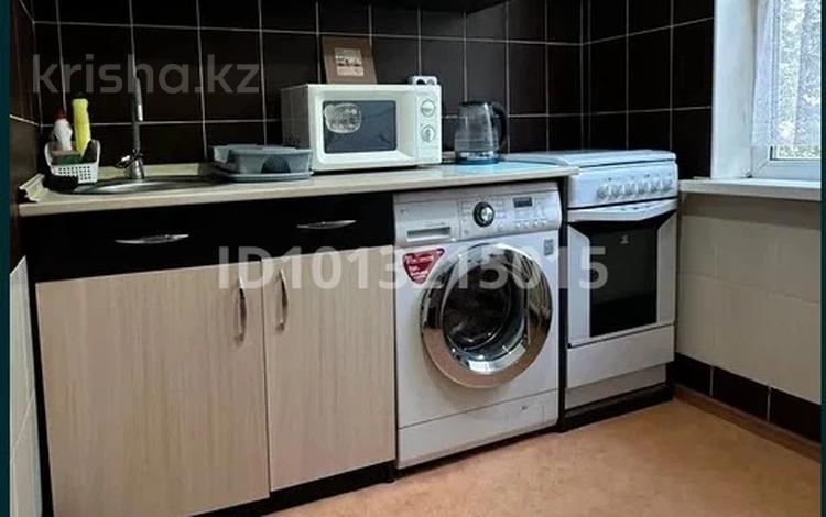3-комнатная квартира · 60 м² · 2/5 этаж, Мкр Сатпаева 12 за 30 000 ₸ в Балхаше — фото 2