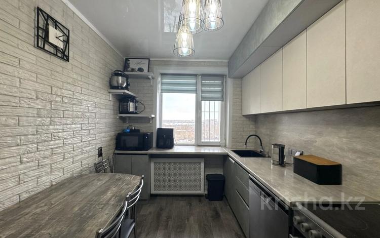 3-комнатная квартира · 68.3 м² · 9/9 этаж, Камзина 164 — Караван за 25.5 млн 〒 в Павлодаре — фото 2