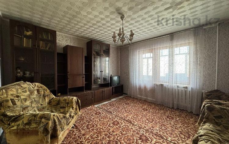 3-бөлмелі пәтер · 65 м² · 3/5 қабат, Ауезова 37, бағасы: 30 млн ₸ в Семее — фото 2